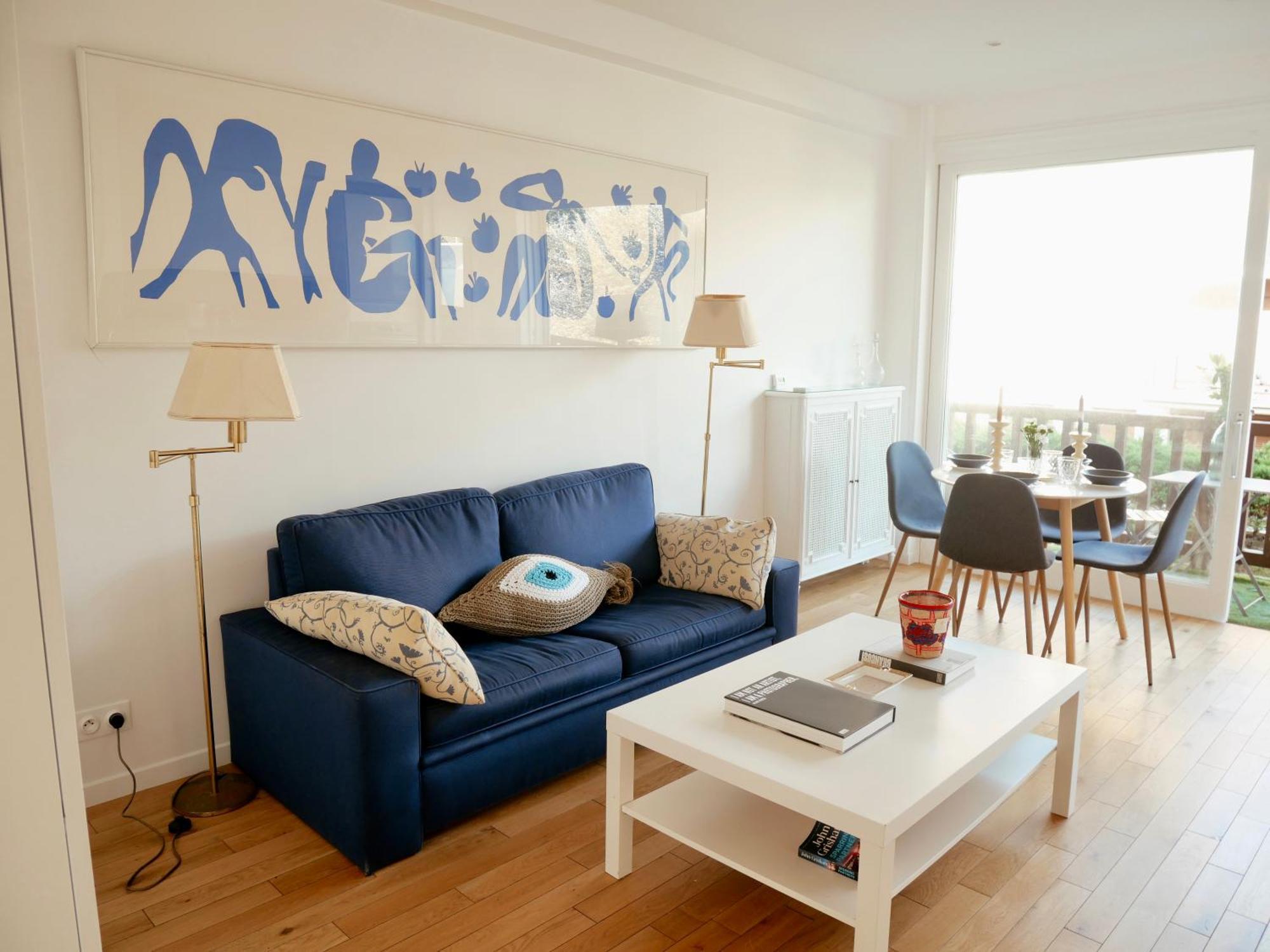 - Balcon, Vue & A Pied *